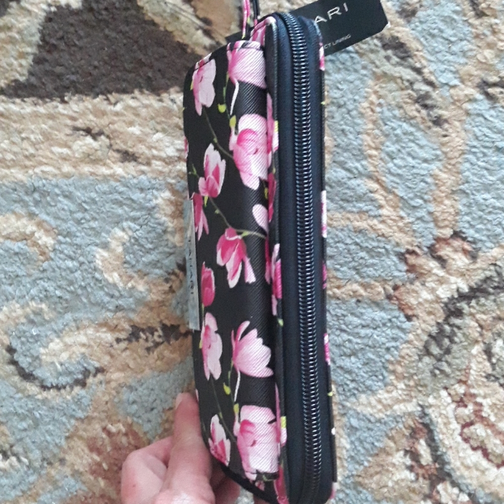3x*Host Pick*Tahari RFID pretty wristlet - Picture 13 of 16